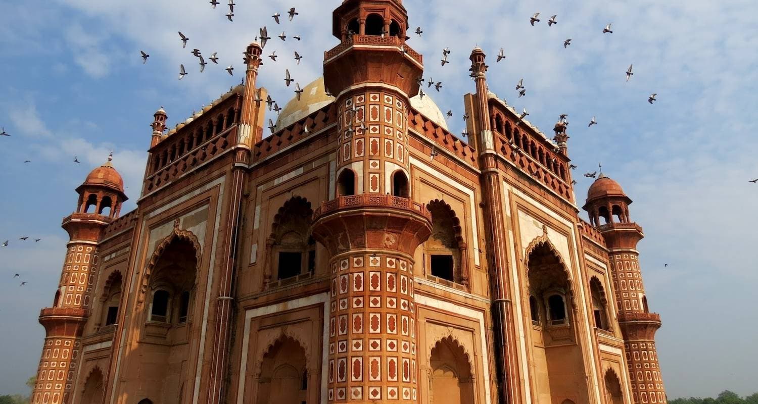 India's Golden Triangle with Varanasi - Taj & The Ganges — photo 2