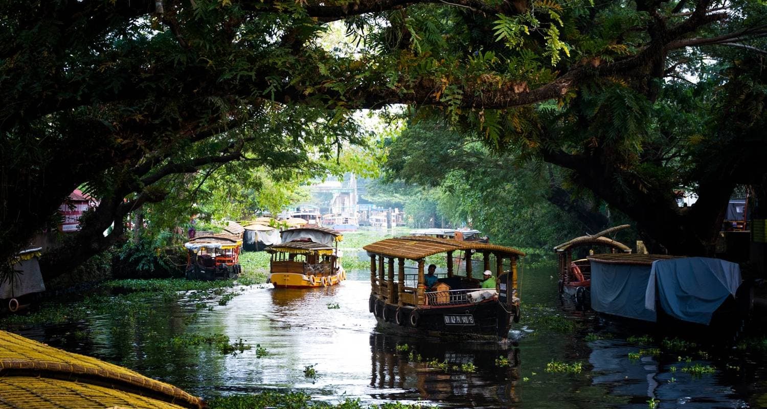 Best of Southern India with Houseboat Stay