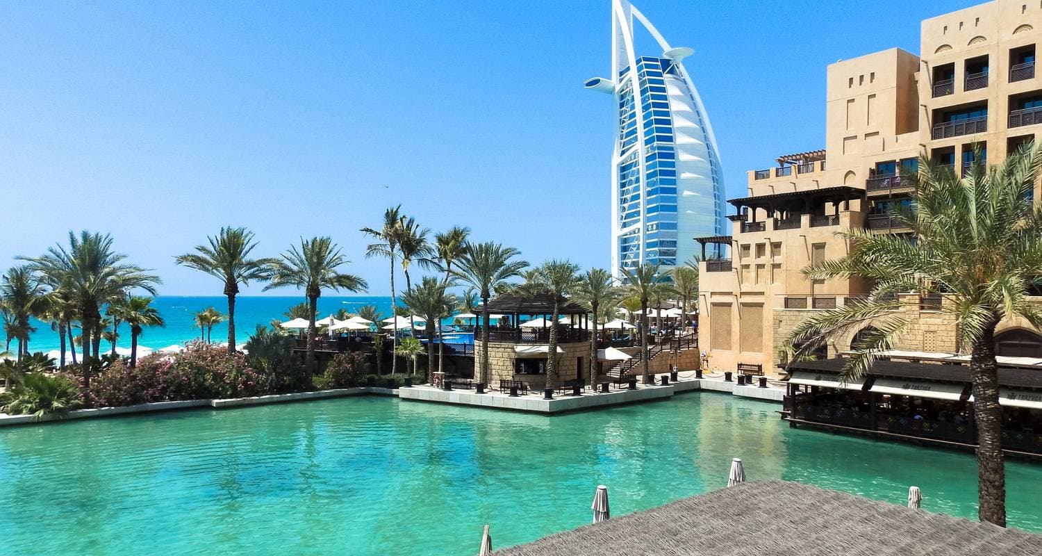 Iconic Emirates: A 7-Day Immersive Dubai & Abu Dhabi Experience