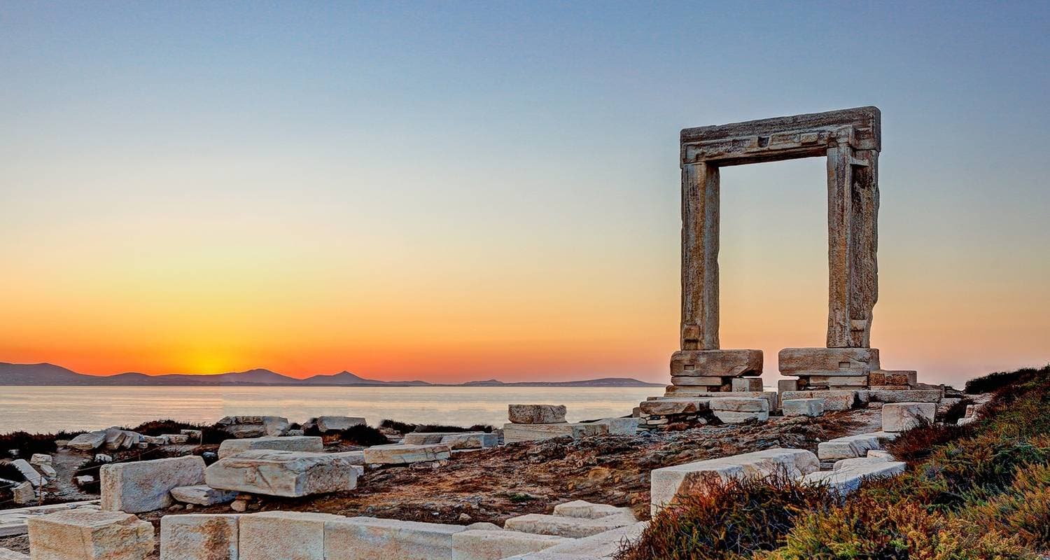 Santorini, Paros & Naxos Islands with Guided Tours