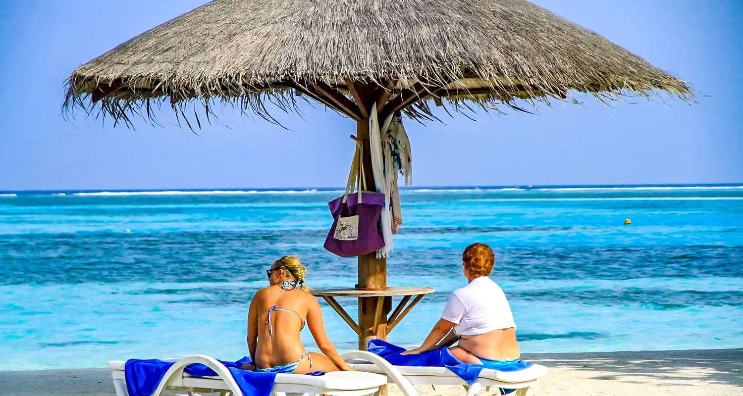 Customized 8 Days Maldives Island Hopping, Daily Start & Private Guide
