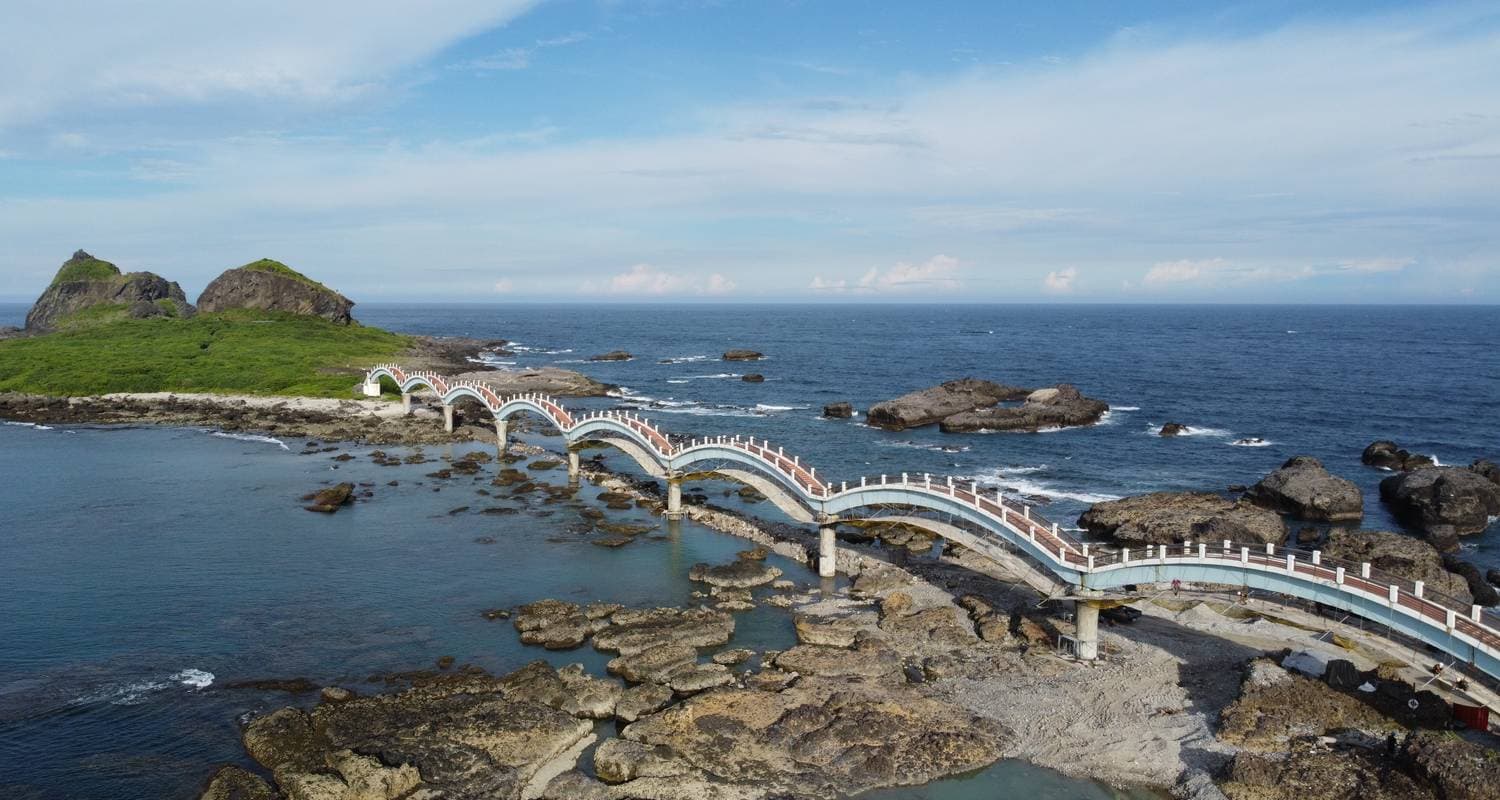Round Taiwan Island Tour with Taipei Standard Hotel: Taipei Landmarks, Sun Moon Lake, Tainan, Kenting, Hualien (Arrival on Saturday)