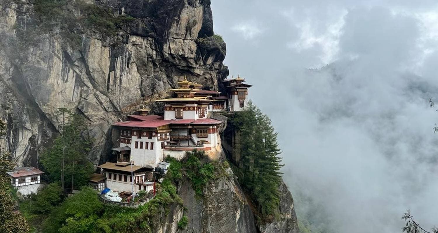 Best Bhutan Tour Itinerary- All Inclusive 5 Days Tour (Tigernest Monastery, Paro, Thimphu & Punakha)