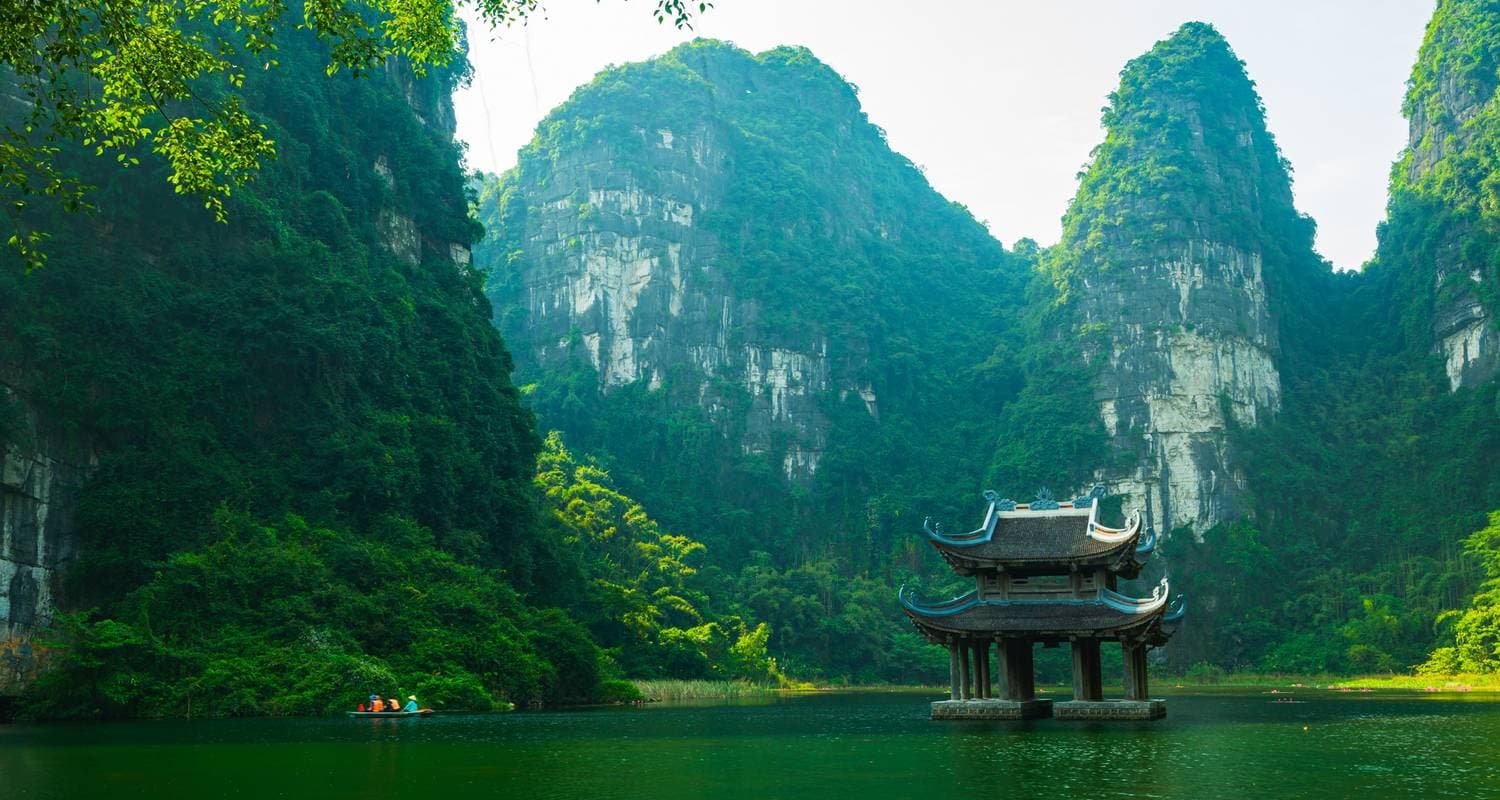 Escape the Urban: Ninh Binh Day Trip to Hoa Lu, Mua Cave & Trang An — photo 2
