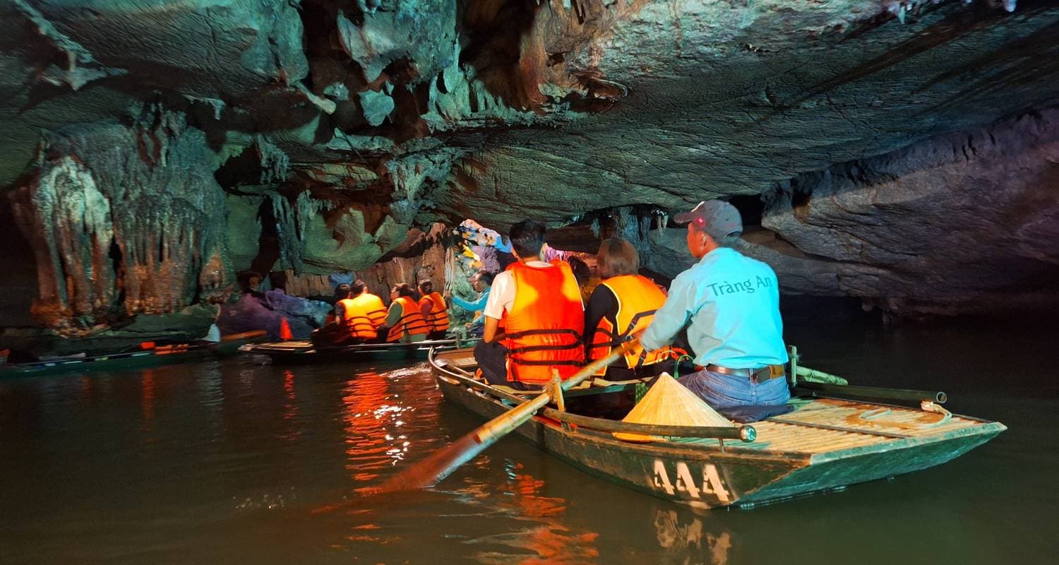 Escape the Urban: Ninh Binh Day Trip to Hoa Lu, Mua Cave & Trang An