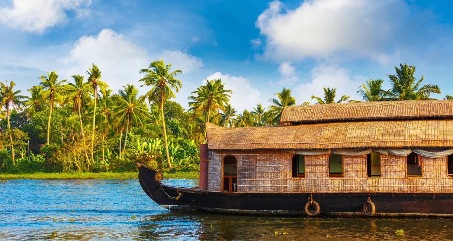 From Cochin: Munnar & Alleppey 4-Day Tour with Houseboat