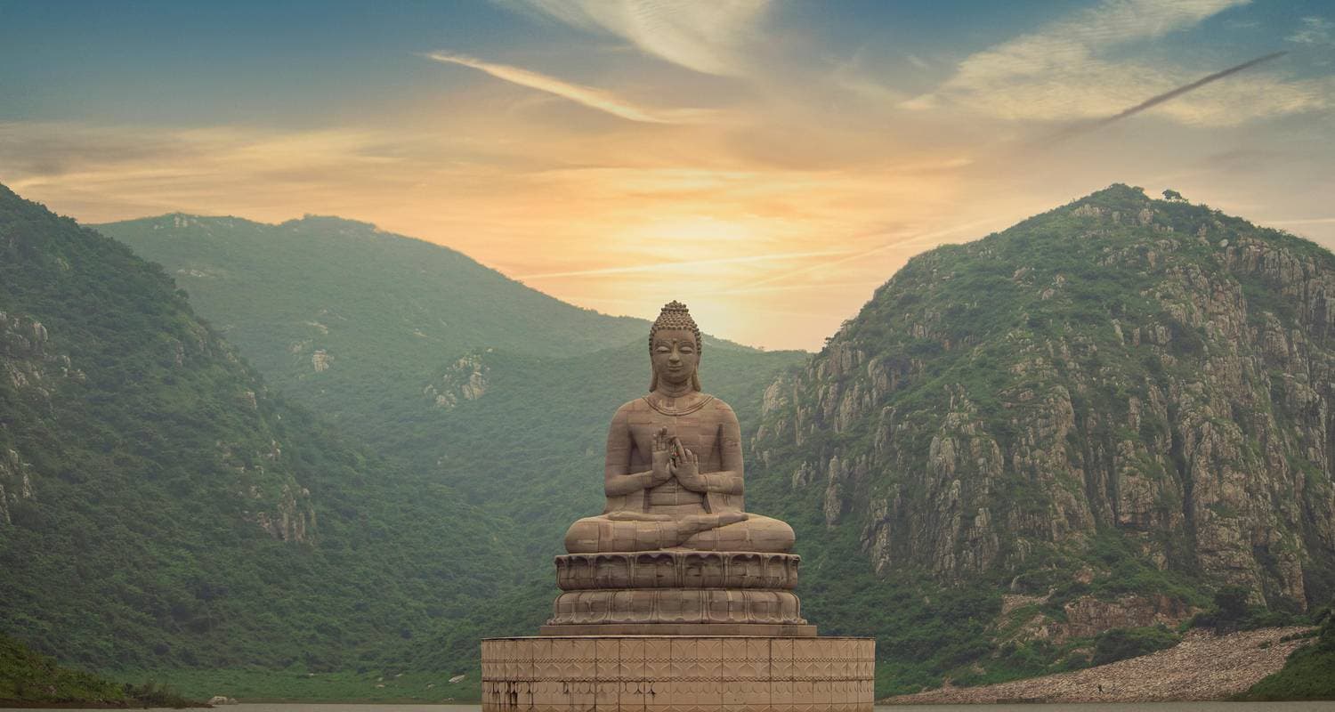Enlightenment Trail: The Complete Buddhist Pilgrimage Circuit