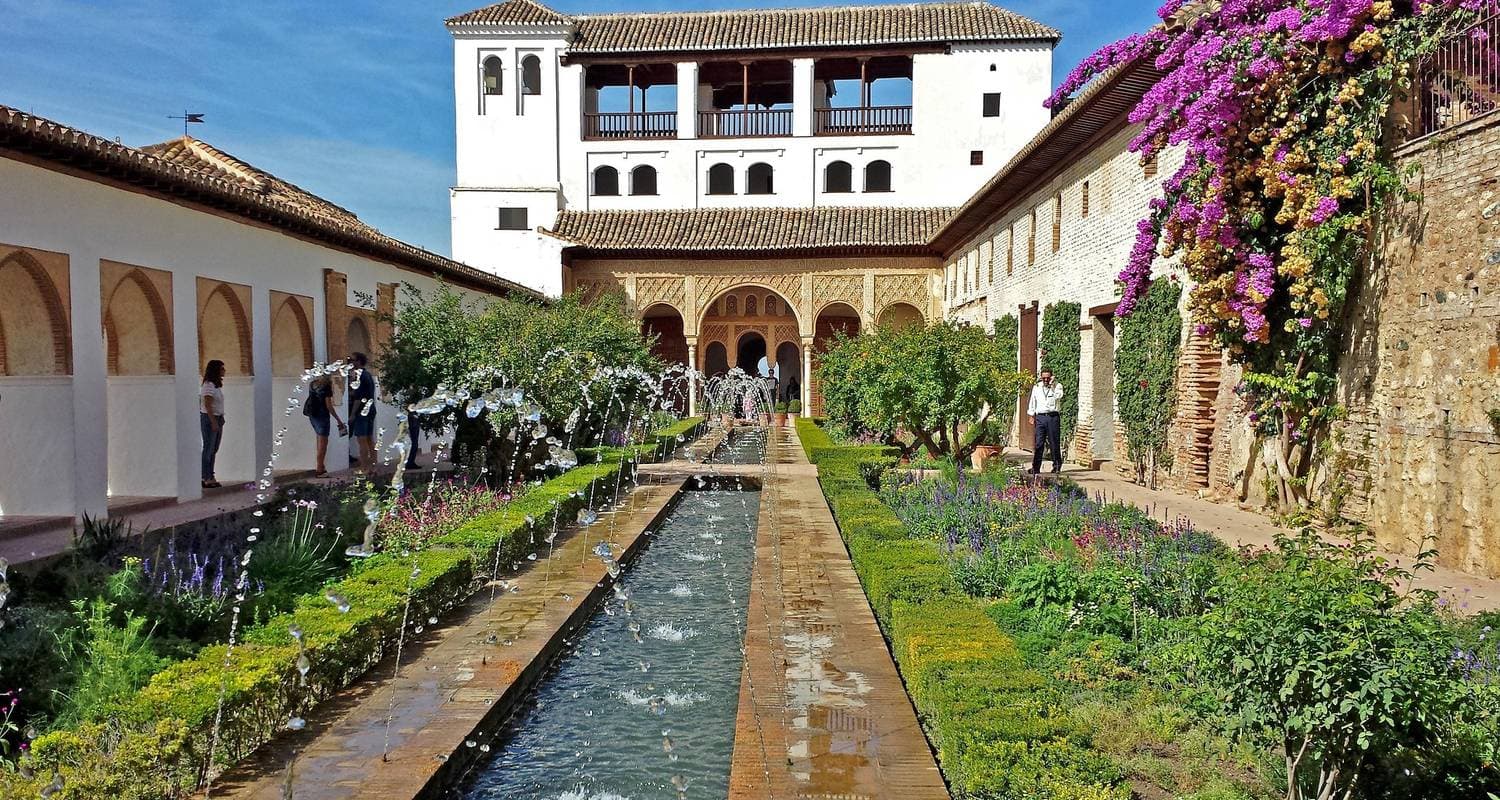 in Seville : with Day Trips to Ronda, Córdoba & Alhambra — photo 2