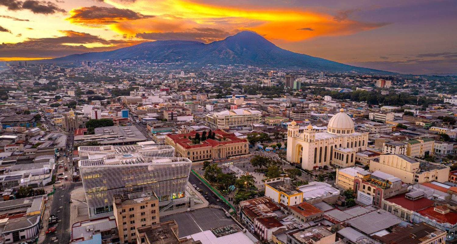 Essential El Salvador in