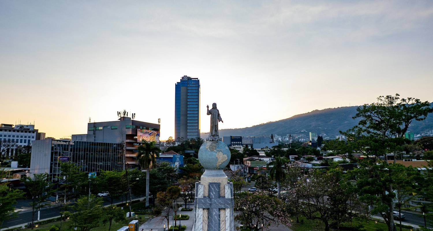 El Salvador's Roots & Landscapes: Mayan History, Volcanoes, & Living Culture