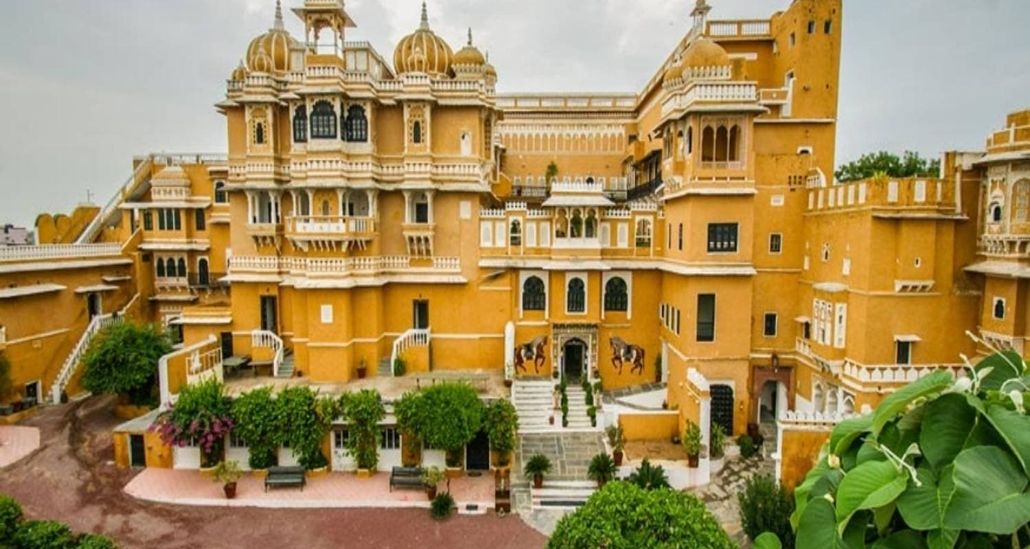 Taj Mahal & Wildlife with Royal Stay at Castles