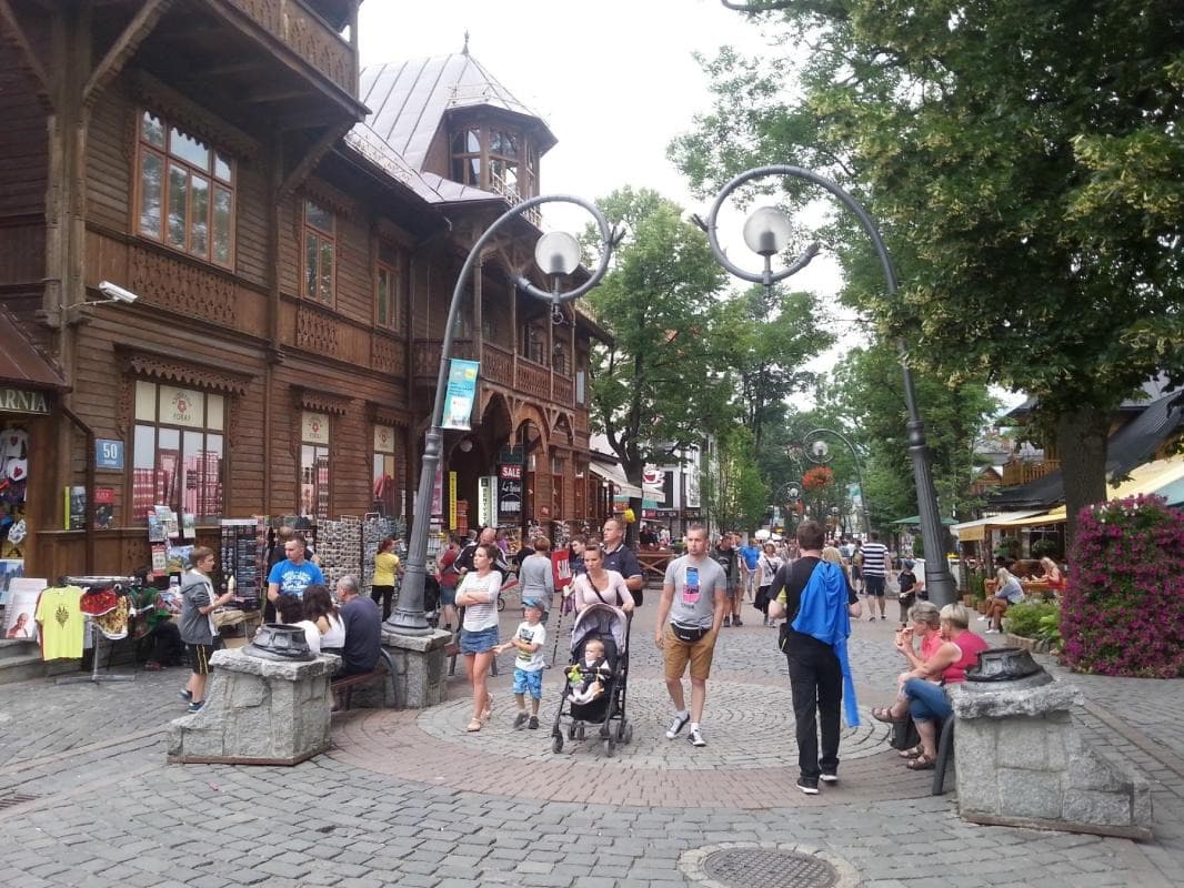 Krupowki Street (Ulica Krupówki) 