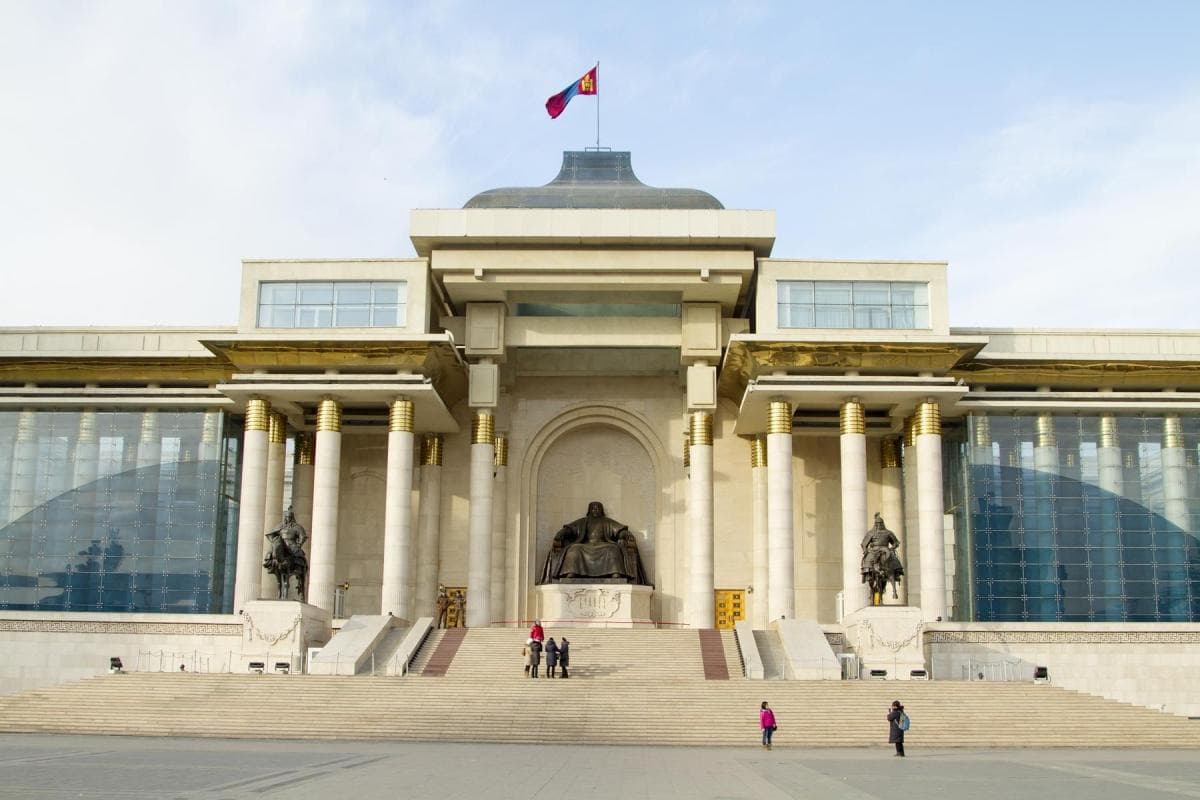 Sükhbaatar Square (Genghis Khan Square)
