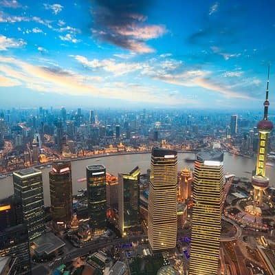 3-Hour Shanghai Bund Swift Tour with River Cruise or Skyscraper