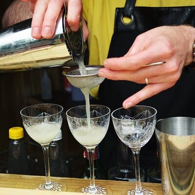 1-Hour Cocktail Masterclass Experience in Dublin