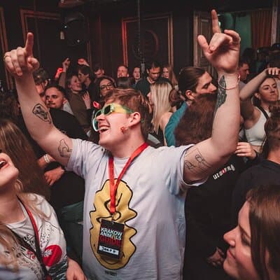 New Year's Eve Pub Crawl With 2 Hour Unlimited Alcohol + VIP Entry To Best Clubs