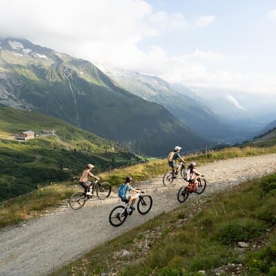 Chamonix: Mont-Blanc Panorama E-bike Tour (Beginner)