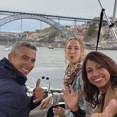 Port : Sunset or Daytime, Charming Yacht, welcome drinks & Snaks
