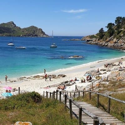Cíes Islands Day Trip from Santiago with Ferry and Transport